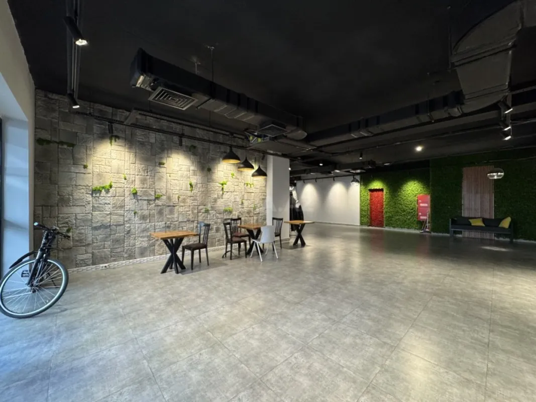 Satılır obyekt 410 m²