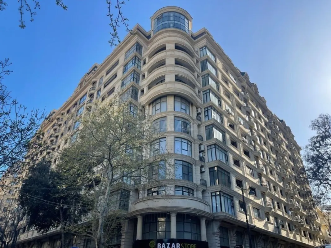 Satılır obyekt 410 m²