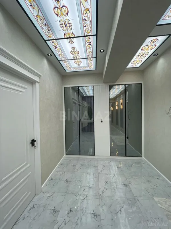 Satılır 4 otaqlı mənzil 155 m²