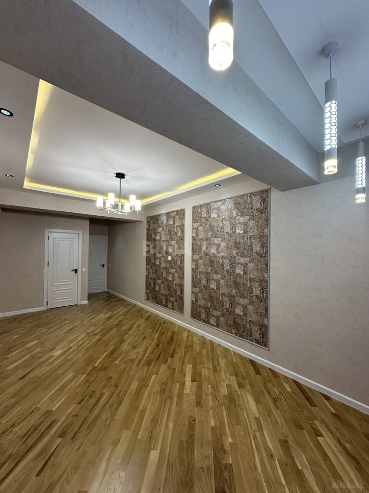 Satılır 4 otaqlı mənzil 155 m²