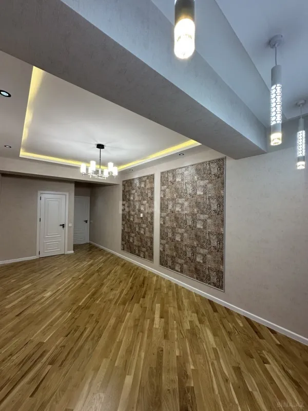 Satılır 4 otaqlı mənzil 155 m²