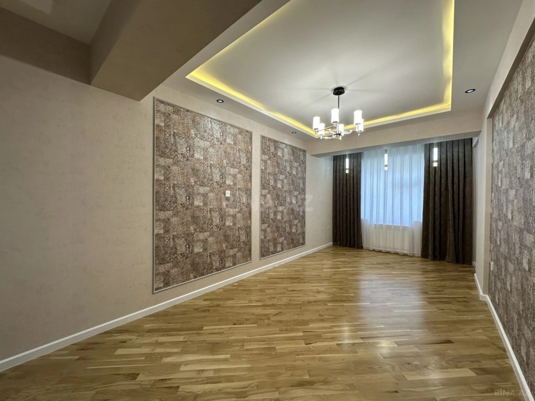 Satılır 4 otaqlı mənzil 155 m²
