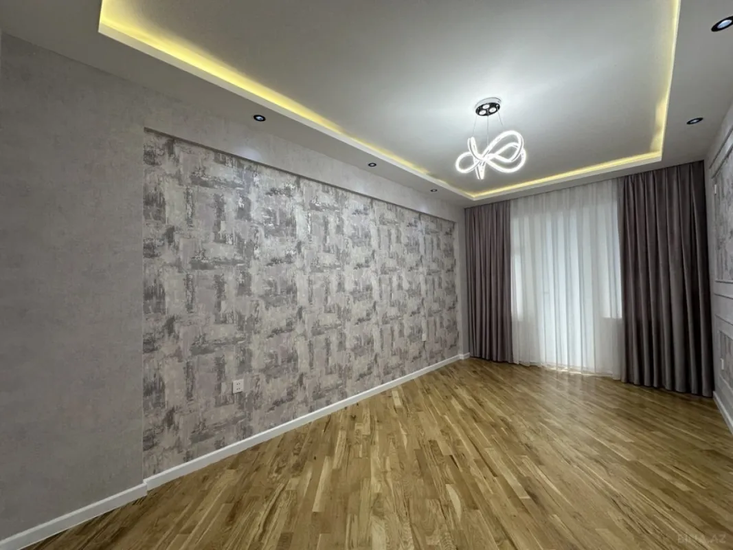 Satılır 4 otaqlı mənzil 155 m²