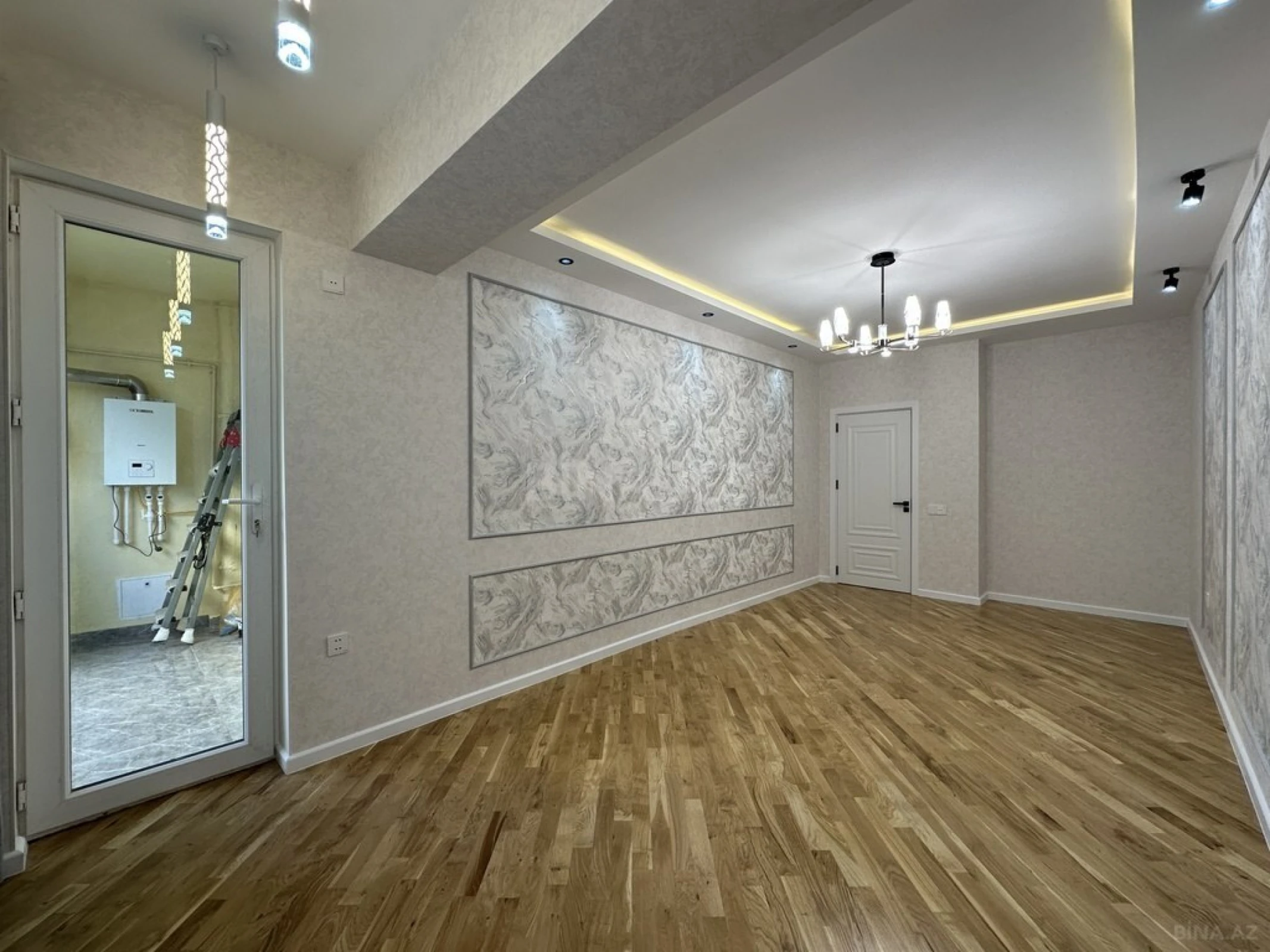 Satılır 4 otaqlı mənzil 155 m²