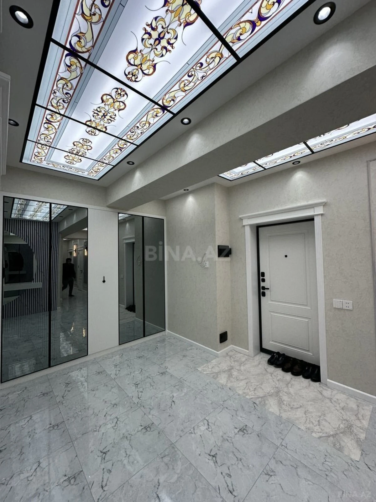 Satılır 4 otaqlı mənzil 155 m²