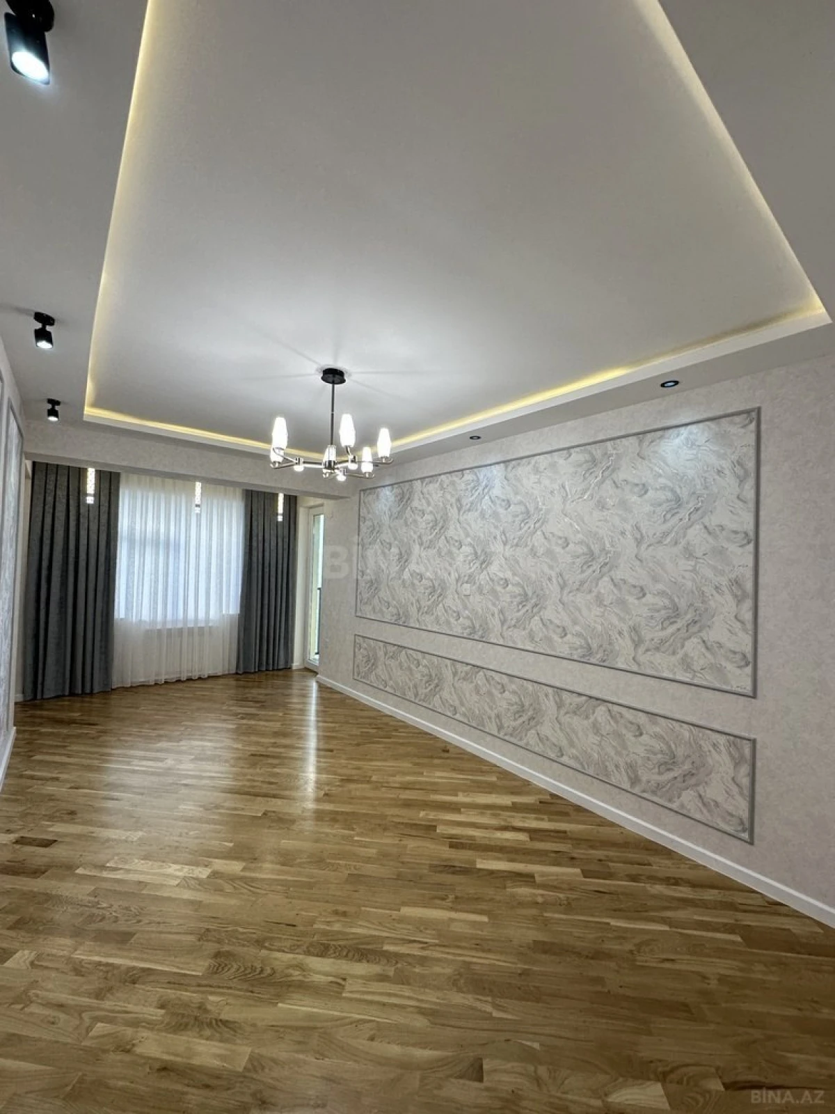 Satılır 4 otaqlı mənzil 155 m²