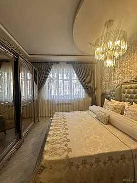 Satılır 4 otaqlı mənzil 150 m²