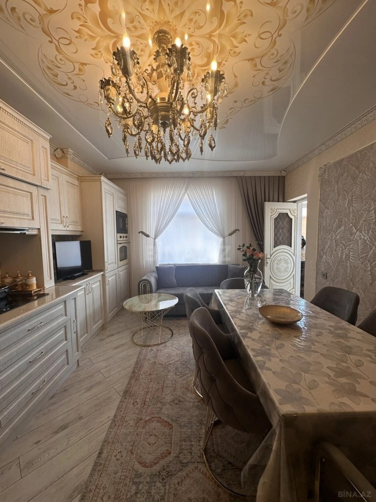 Satılır 4 otaqlı mənzil 150 m²