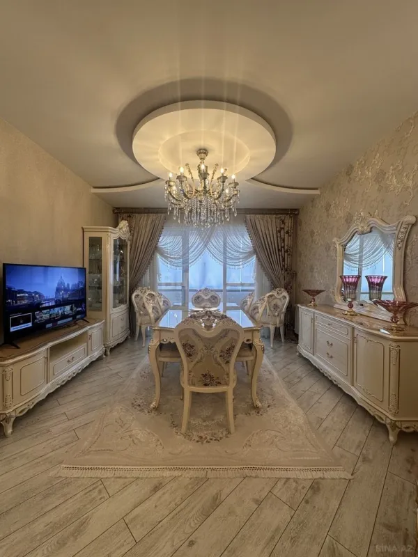 Satılır 4 otaqlı mənzil 150 m²