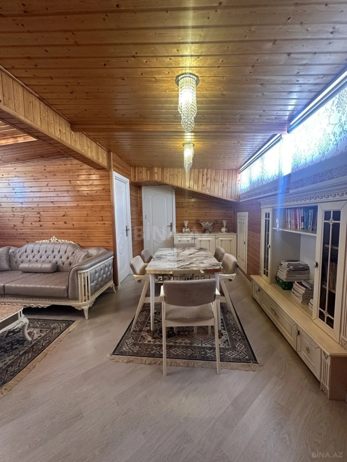 Satılır 4 otaqlı mənzil 150 m²