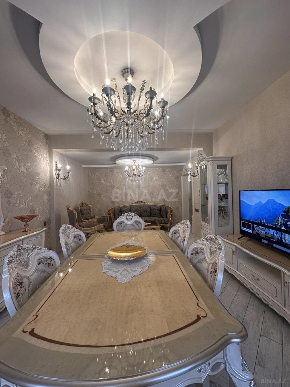 Satılır 4 otaqlı mənzil 150 m²