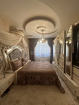 Satılır 4 otaqlı mənzil 150 m²