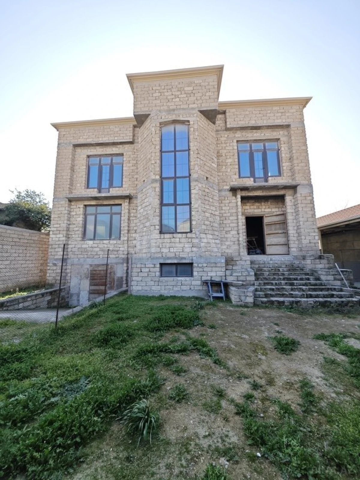 Satılır 7 otaqlı həyət evi 500 m²