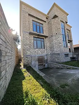 Satılır 7 otaqlı həyət evi 500 m²