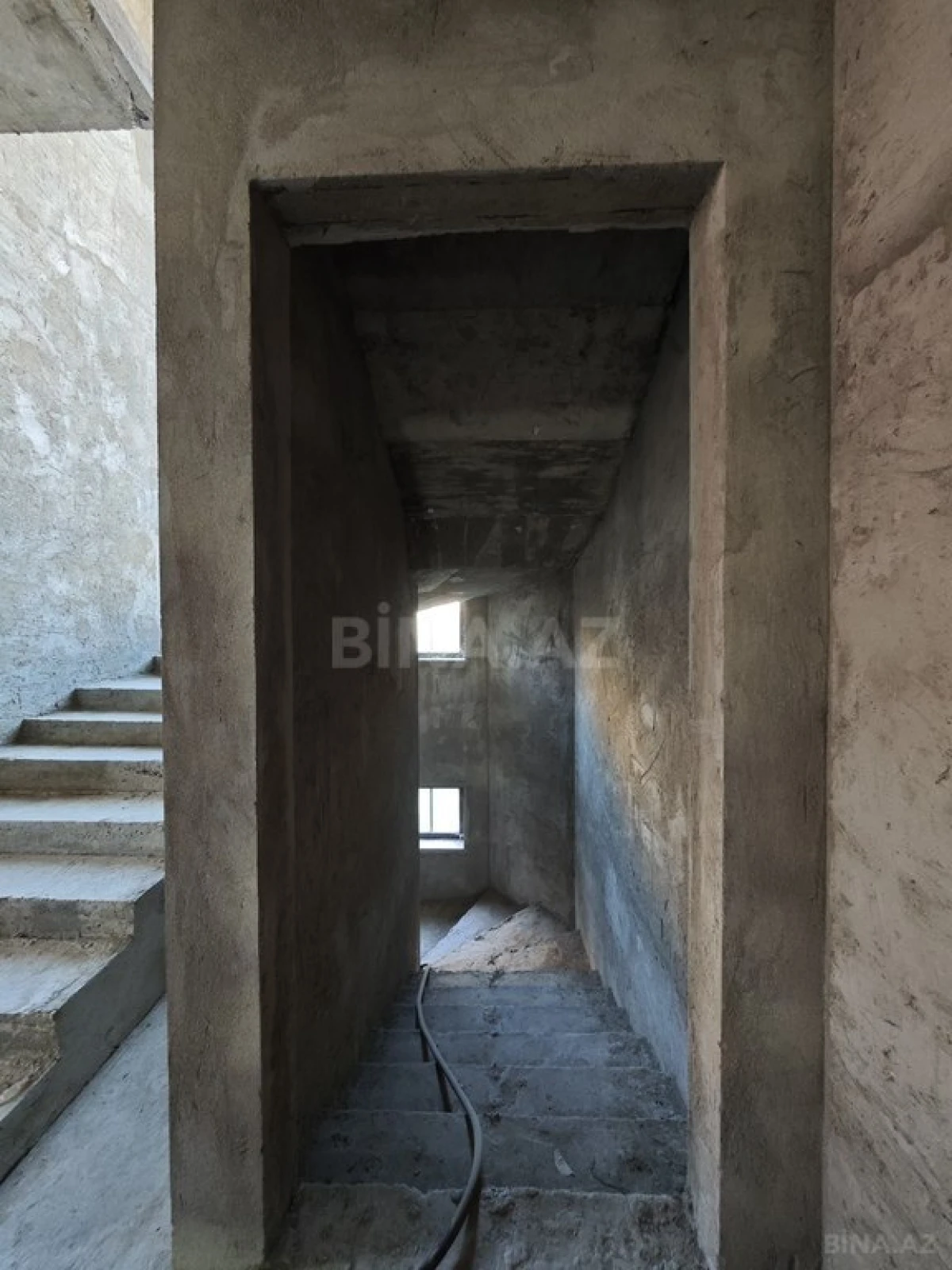 Satılır 7 otaqlı həyət evi 500 m²