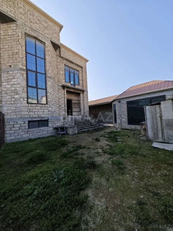 Satılır 7 otaqlı həyət evi 500 m²