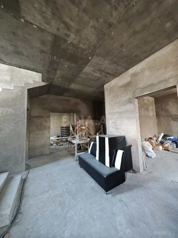 Satılır 7 otaqlı həyət evi 500 m²