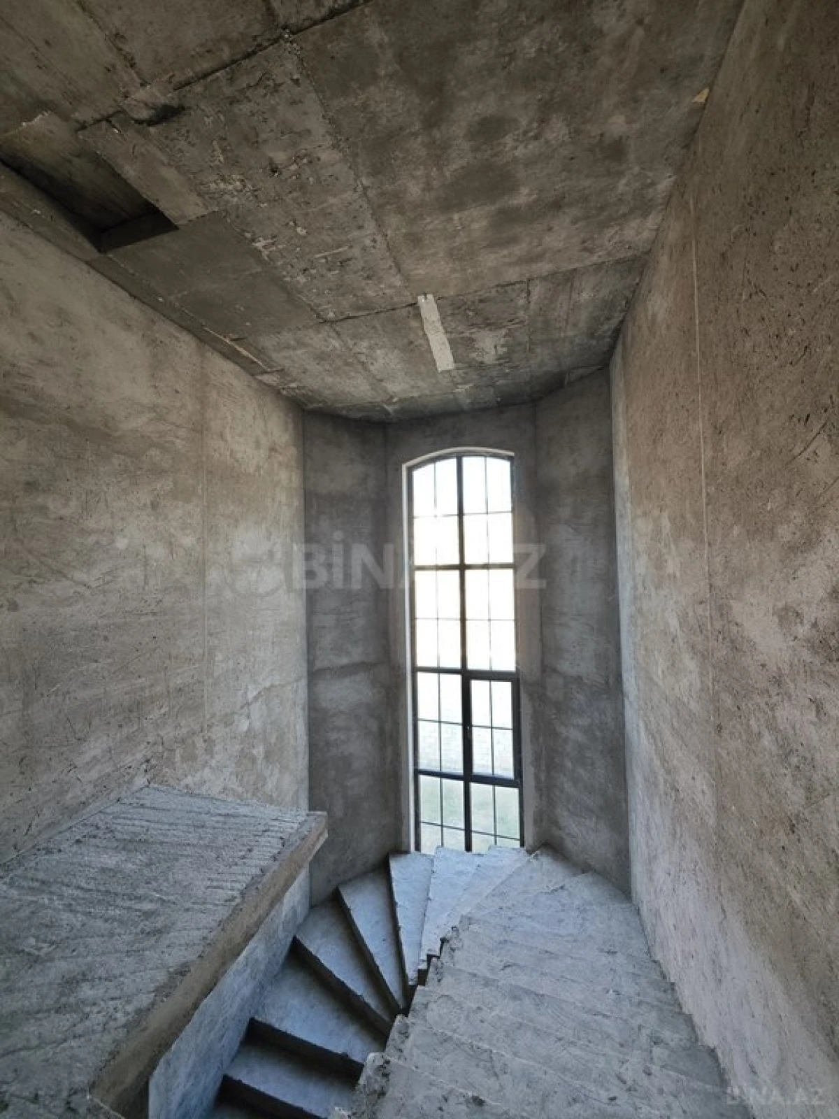 Satılır 7 otaqlı həyət evi 500 m²