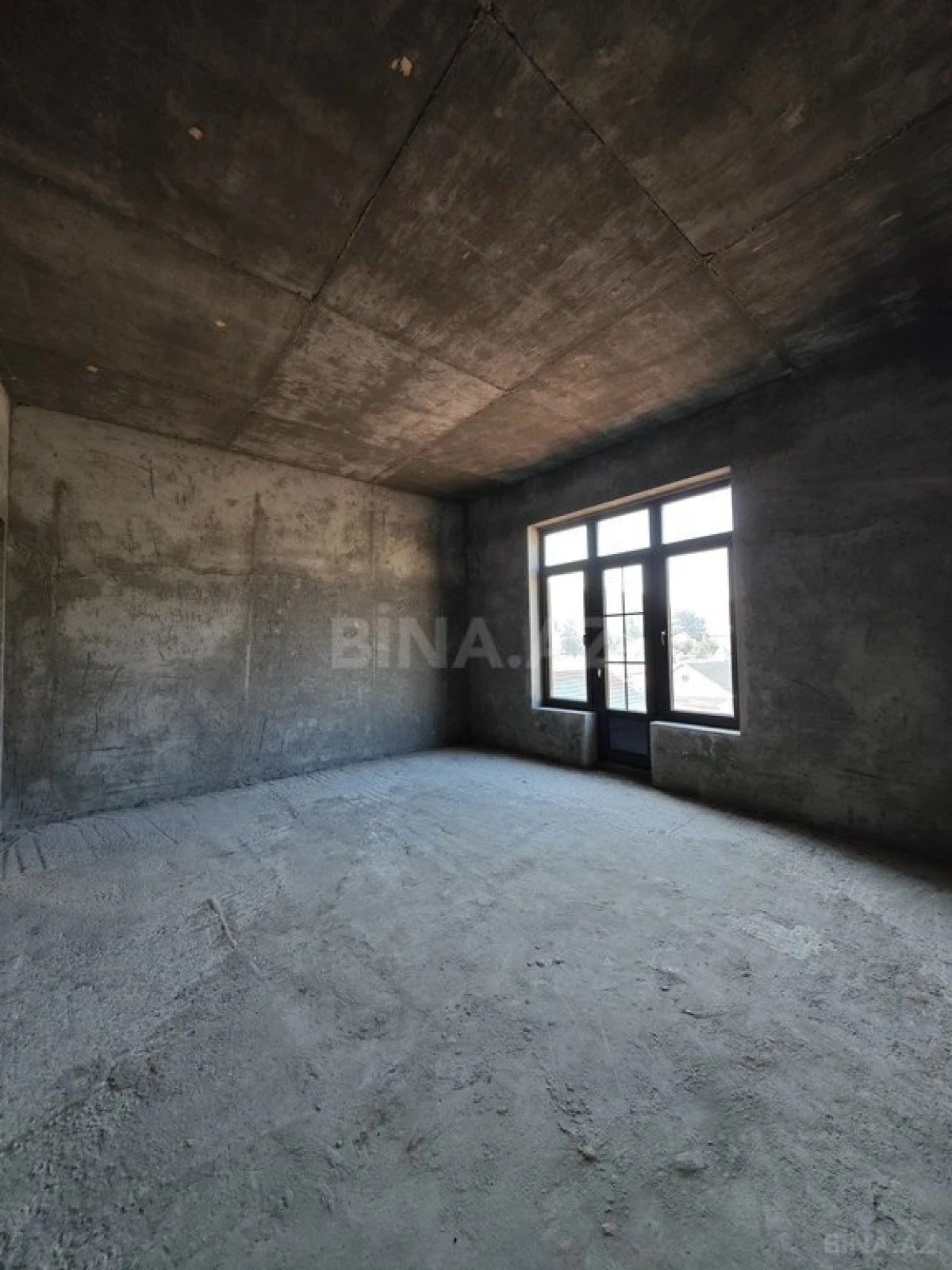 Satılır 7 otaqlı həyət evi 500 m²