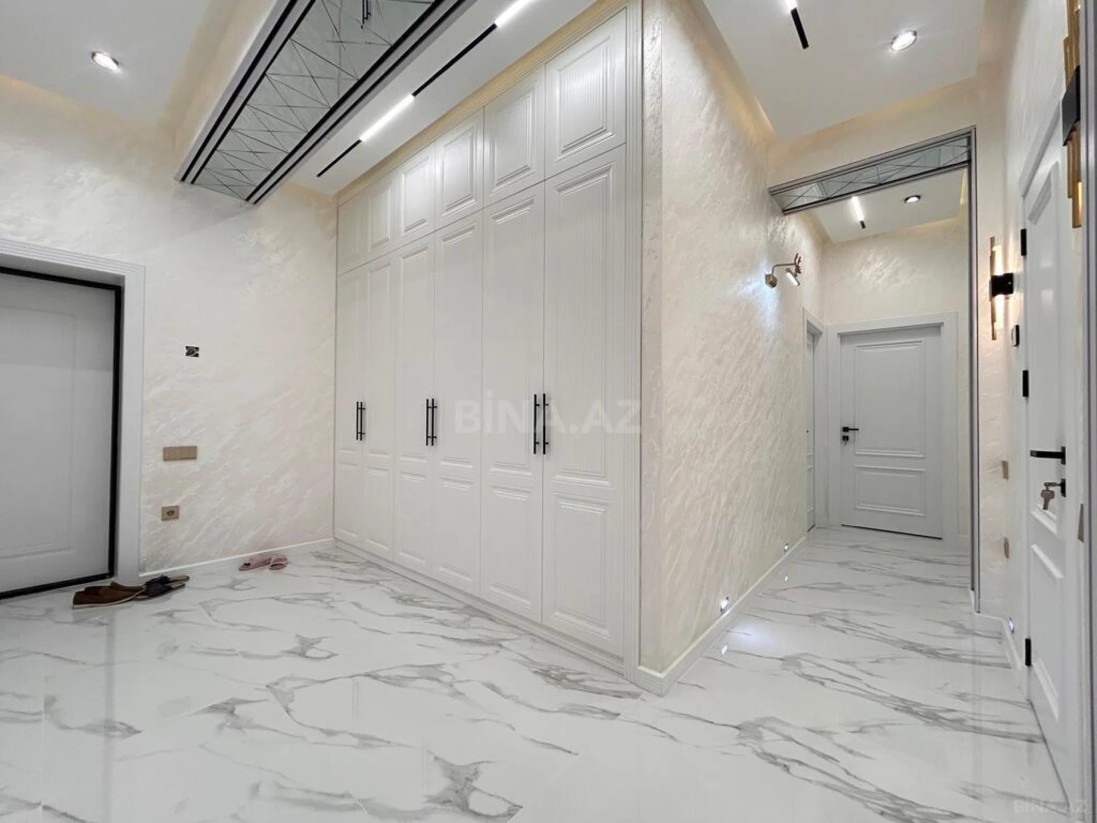 Kirayə verilir 4 otaqlı mənzil 145 m²