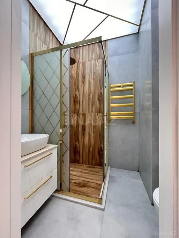 Kirayə verilir 4 otaqlı mənzil 145 m²