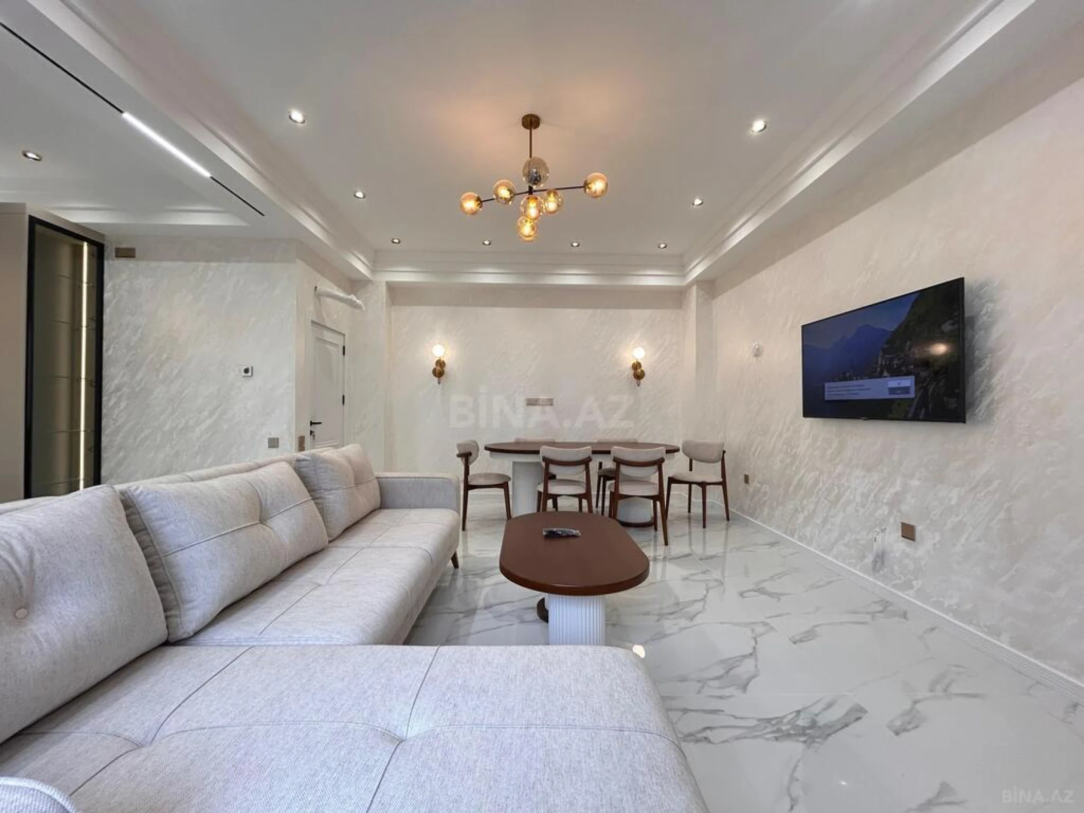Kirayə verilir 4 otaqlı mənzil 145 m²