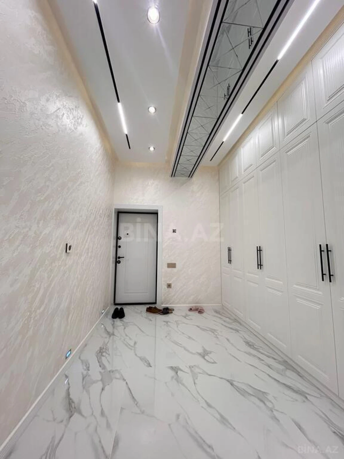 Kirayə verilir 4 otaqlı mənzil 145 m²