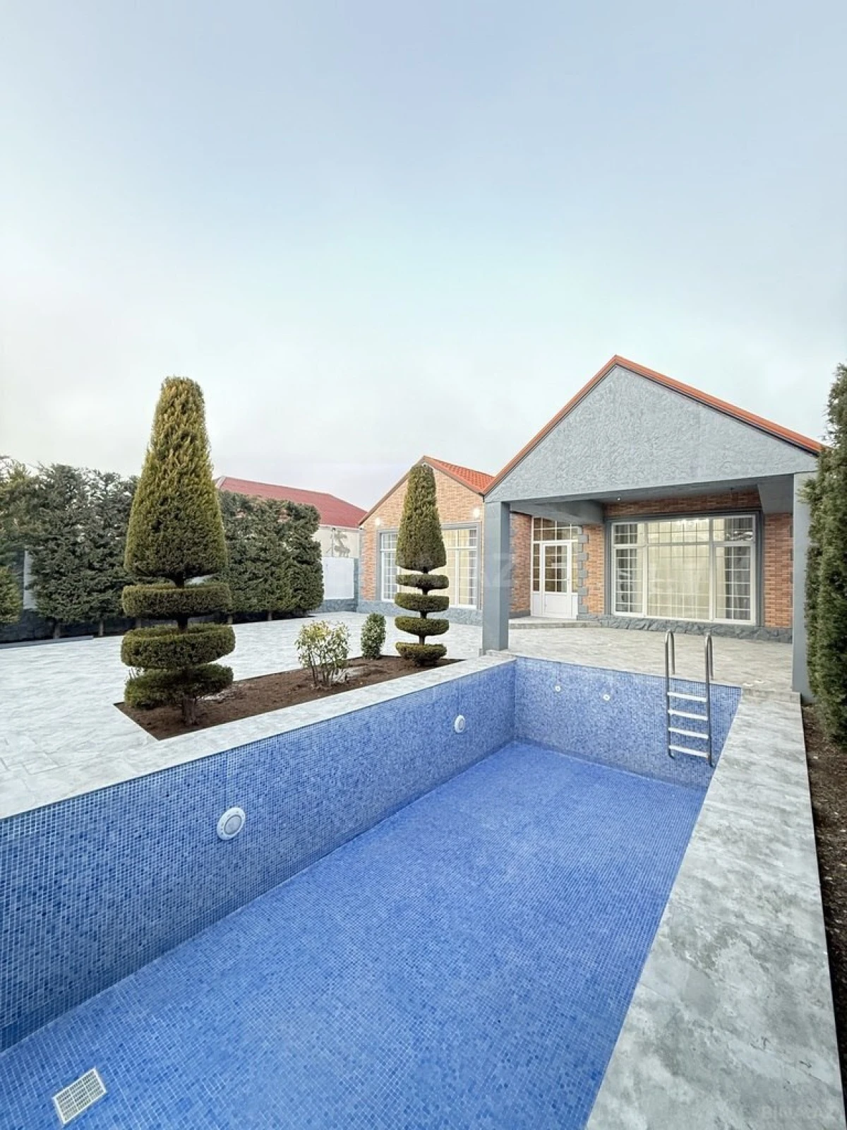 Satılır 4 otaqlı həyət evi 170 m²