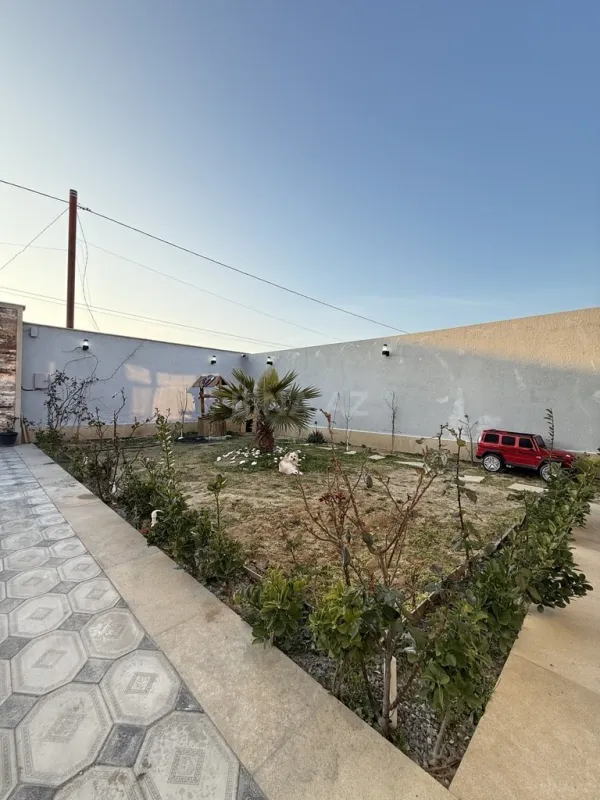 Satılır 4 otaqlı həyət evi 160 m²