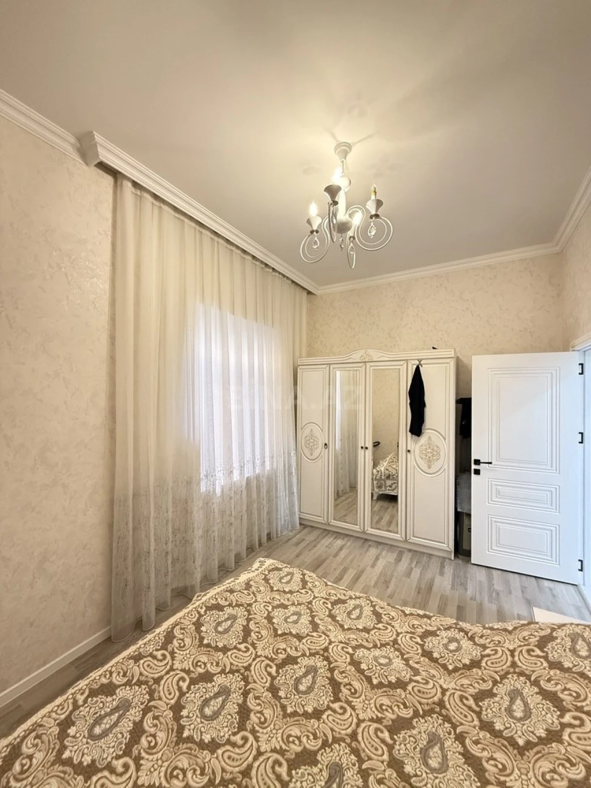 Satılır 4 otaqlı həyət evi 160 m²