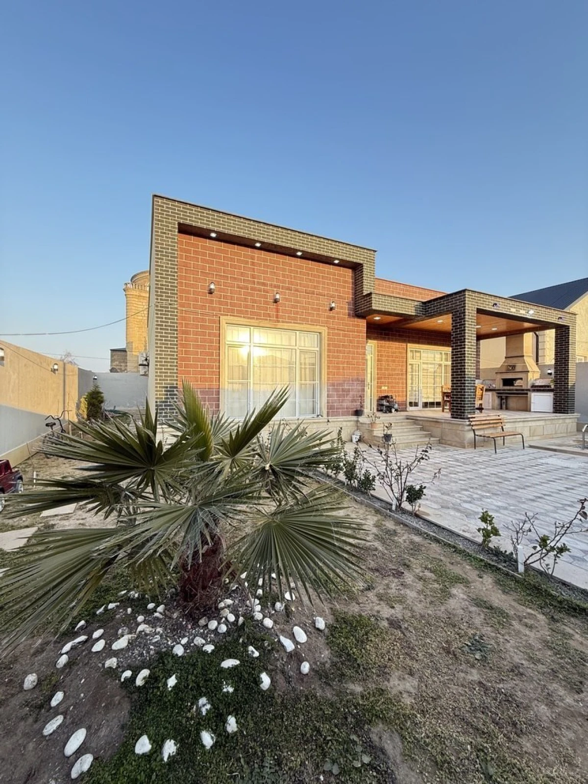 Satılır 4 otaqlı həyət evi 160 m²