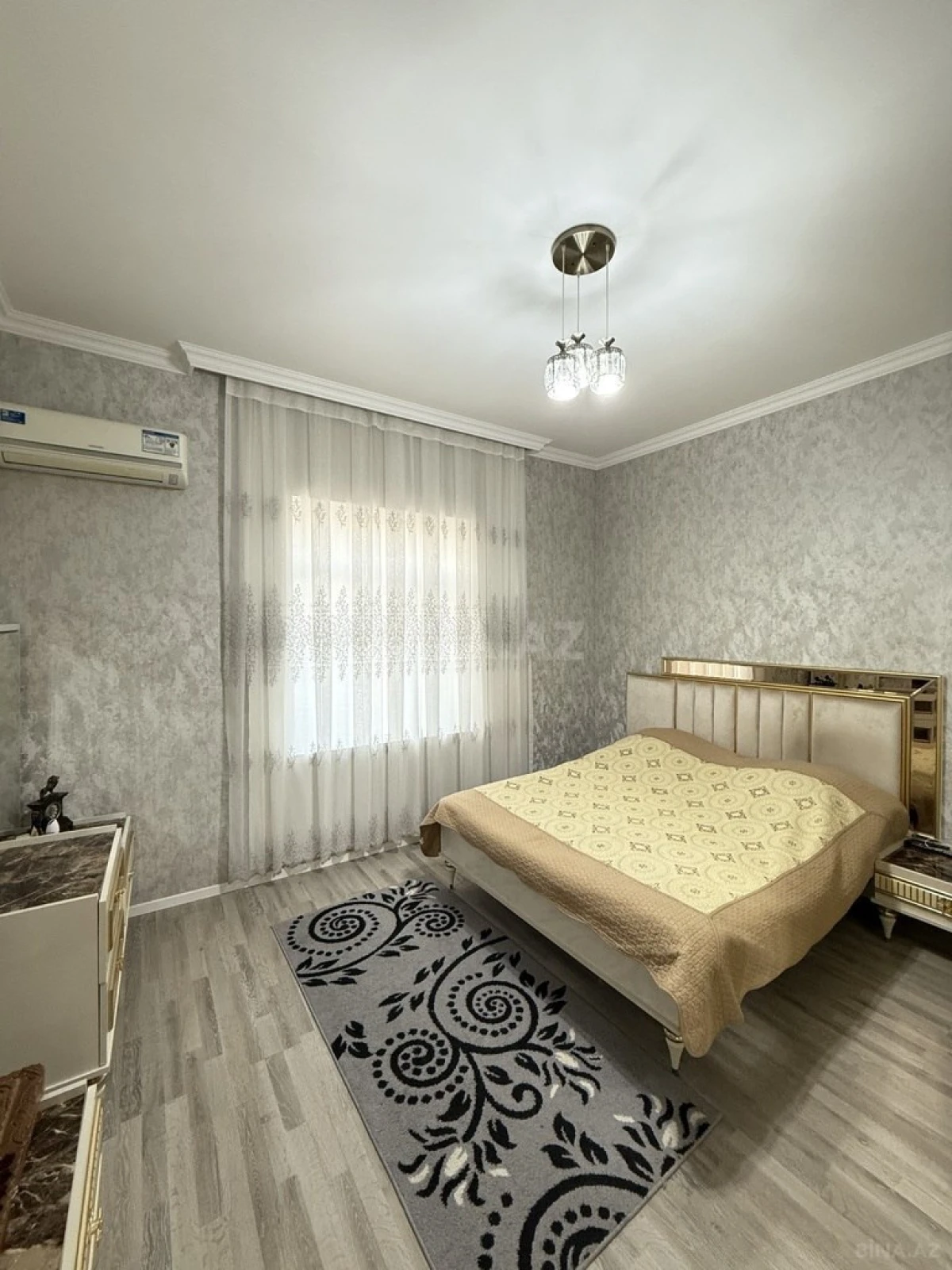 Satılır 4 otaqlı həyət evi 160 m²