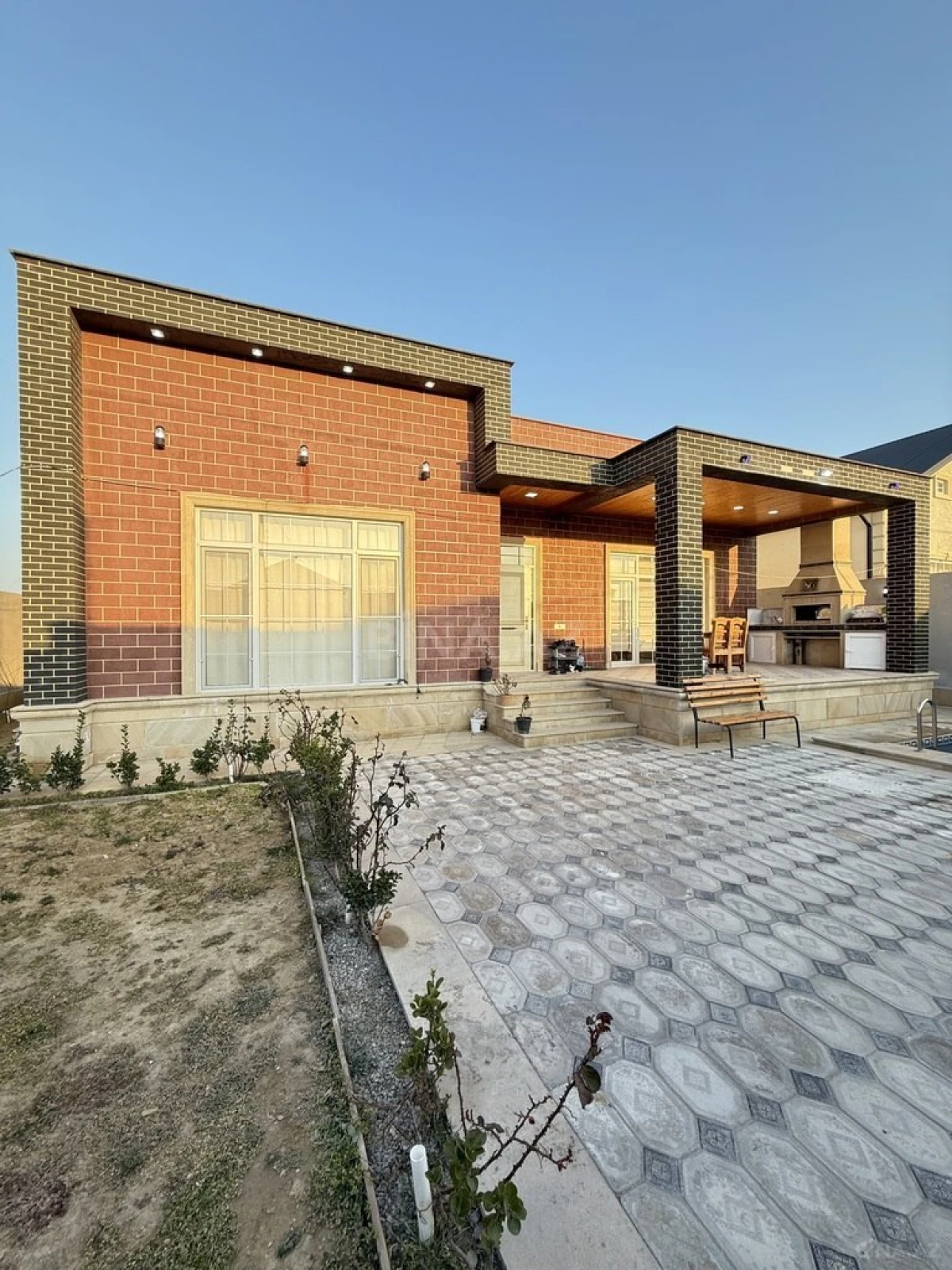 Satılır 4 otaqlı həyət evi 160 m²