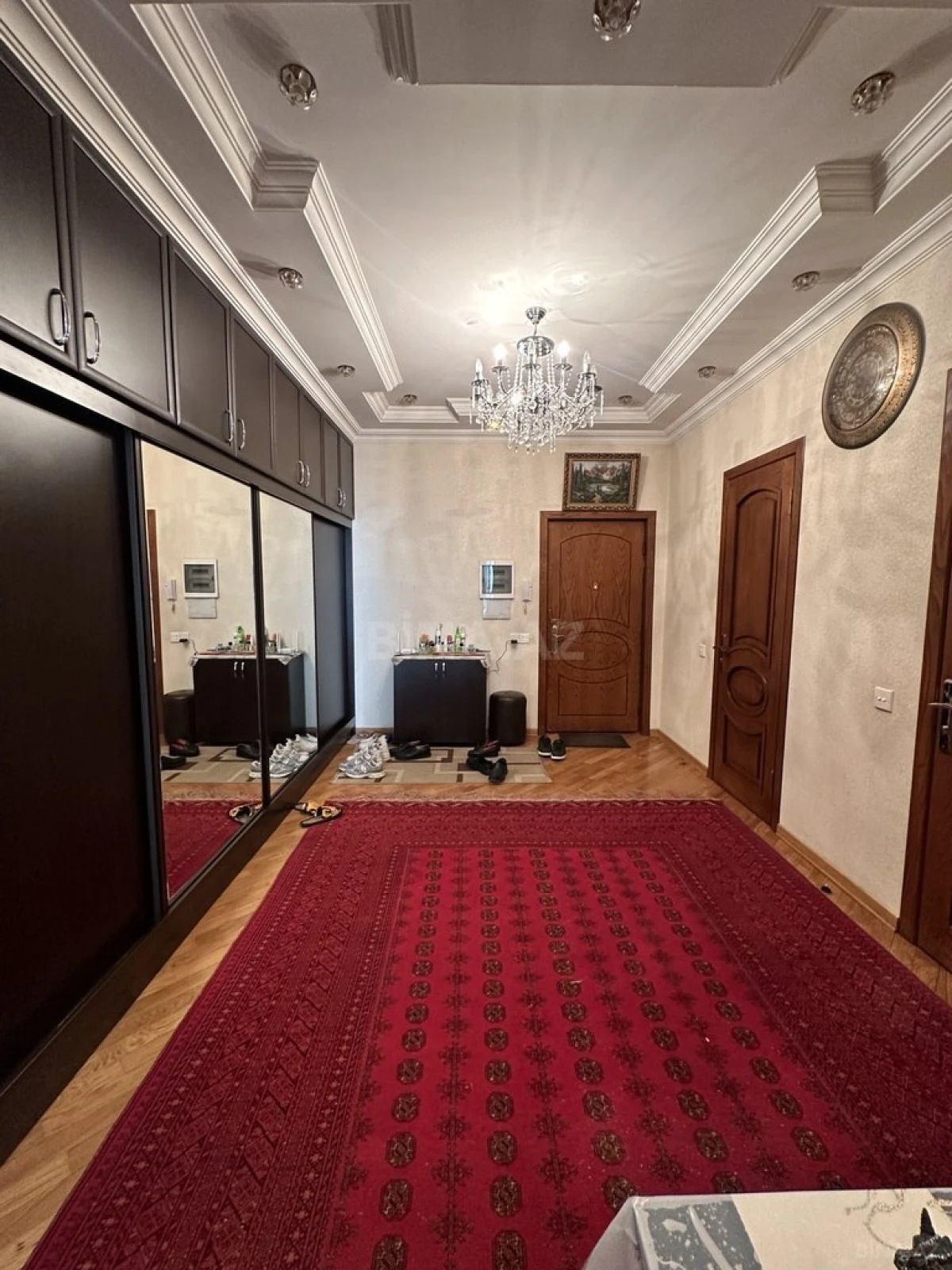 Satılır 3 otaqlı mənzil 122 m²