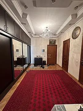 Satılır 3 otaqlı mənzil 122 m²