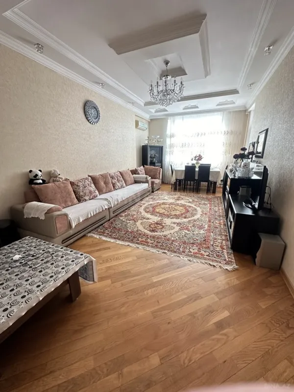 Satılır 3 otaqlı mənzil 122 m²