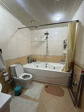 Satılır 3 otaqlı mənzil 122 m²
