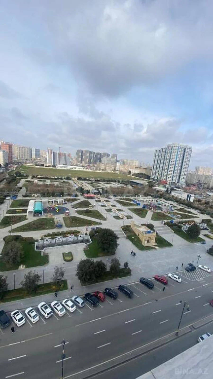 Satılır 3 otaqlı mənzil 110 m²