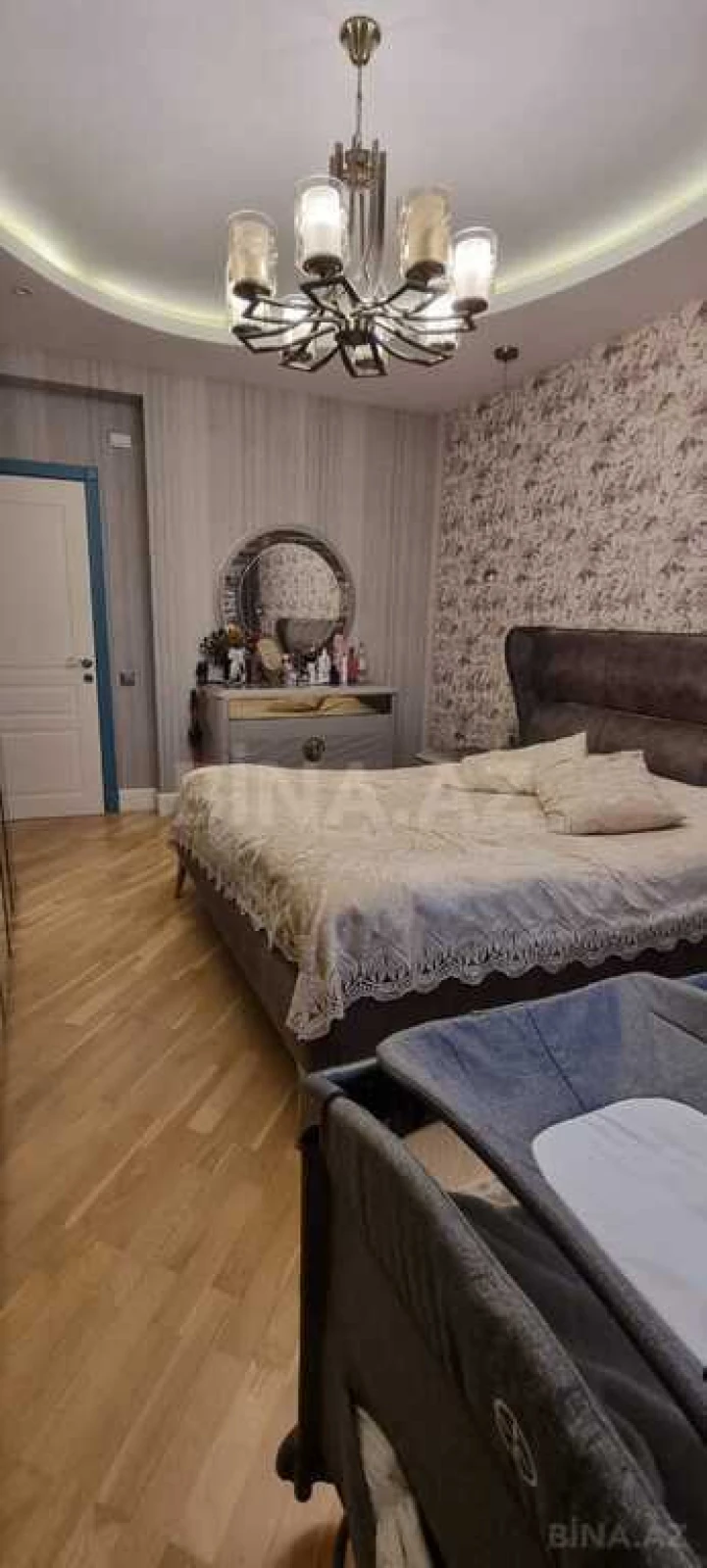 Satılır 3 otaqlı mənzil 110 m²