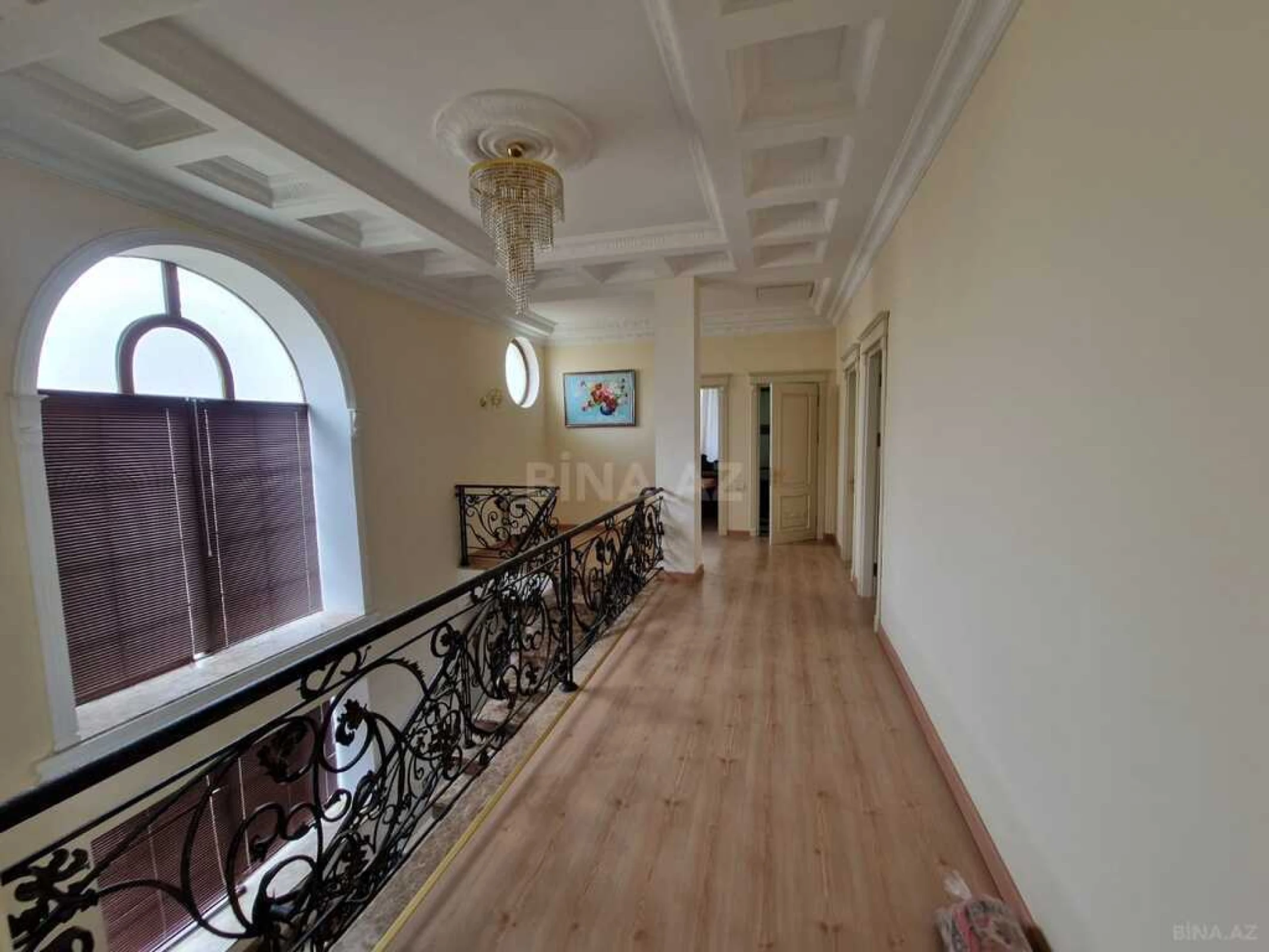 Satılır 5 otaqlı həyət evi 350 m²