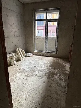 Satılır 4 otaqlı mənzil 131 m²