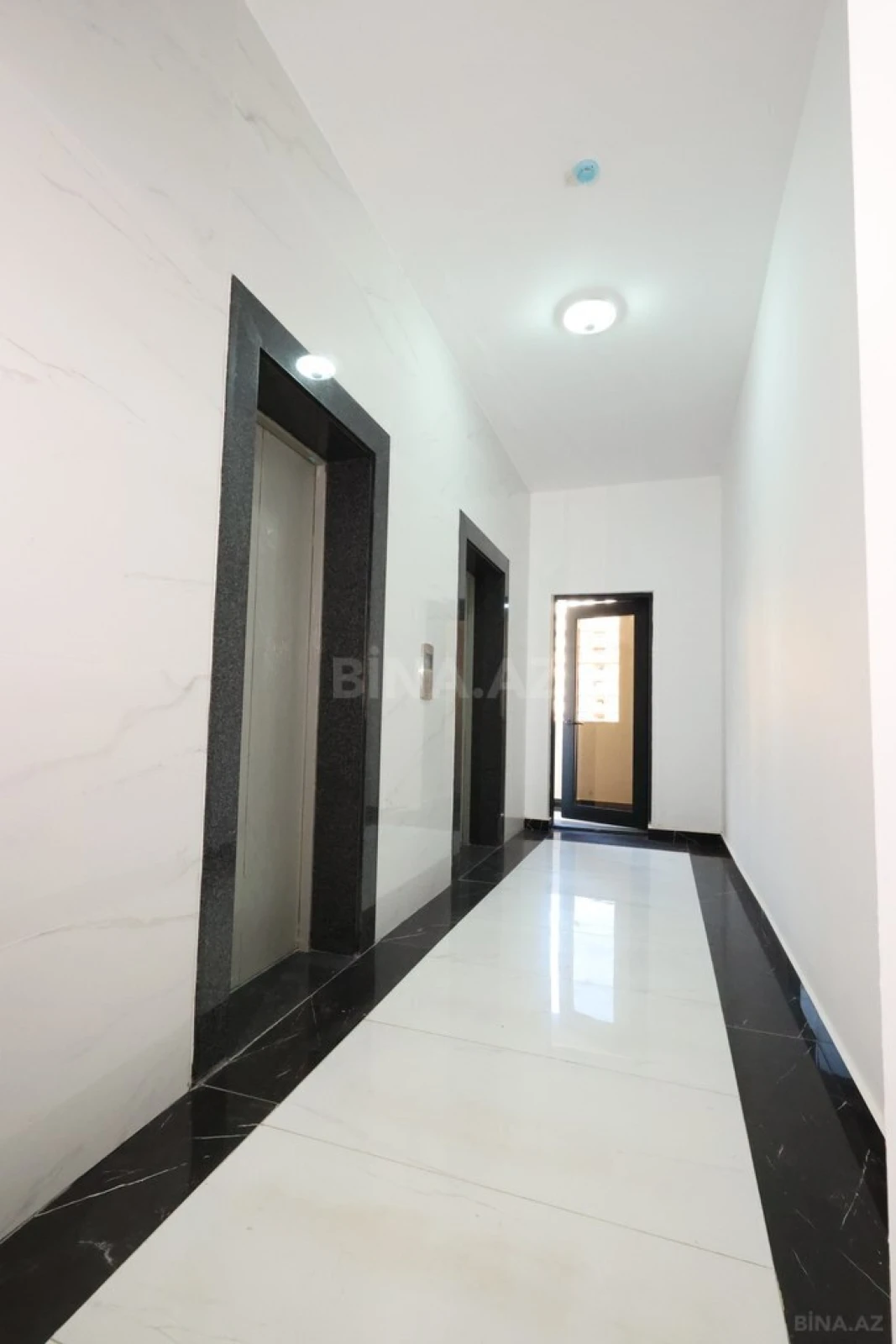 Satılır 2 otaqlı mənzil 114 m²