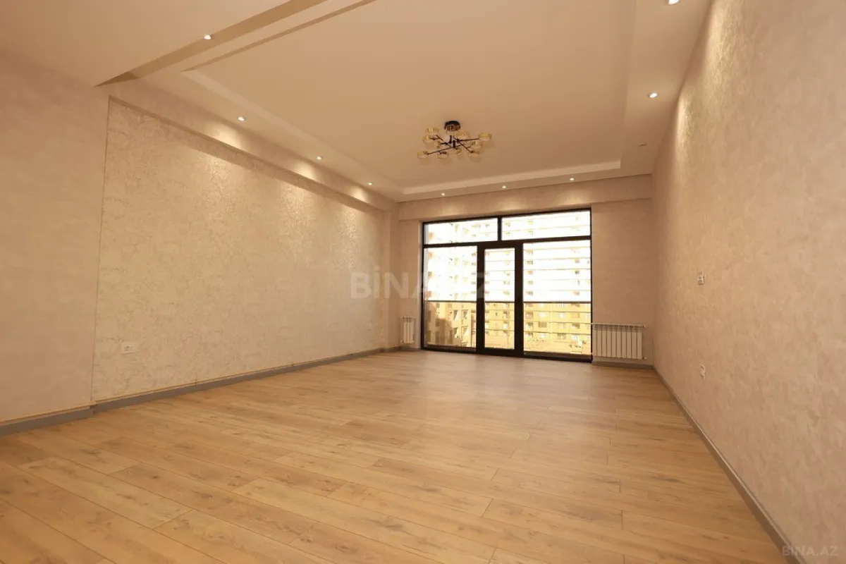 Satılır 2 otaqlı mənzil 114 m²