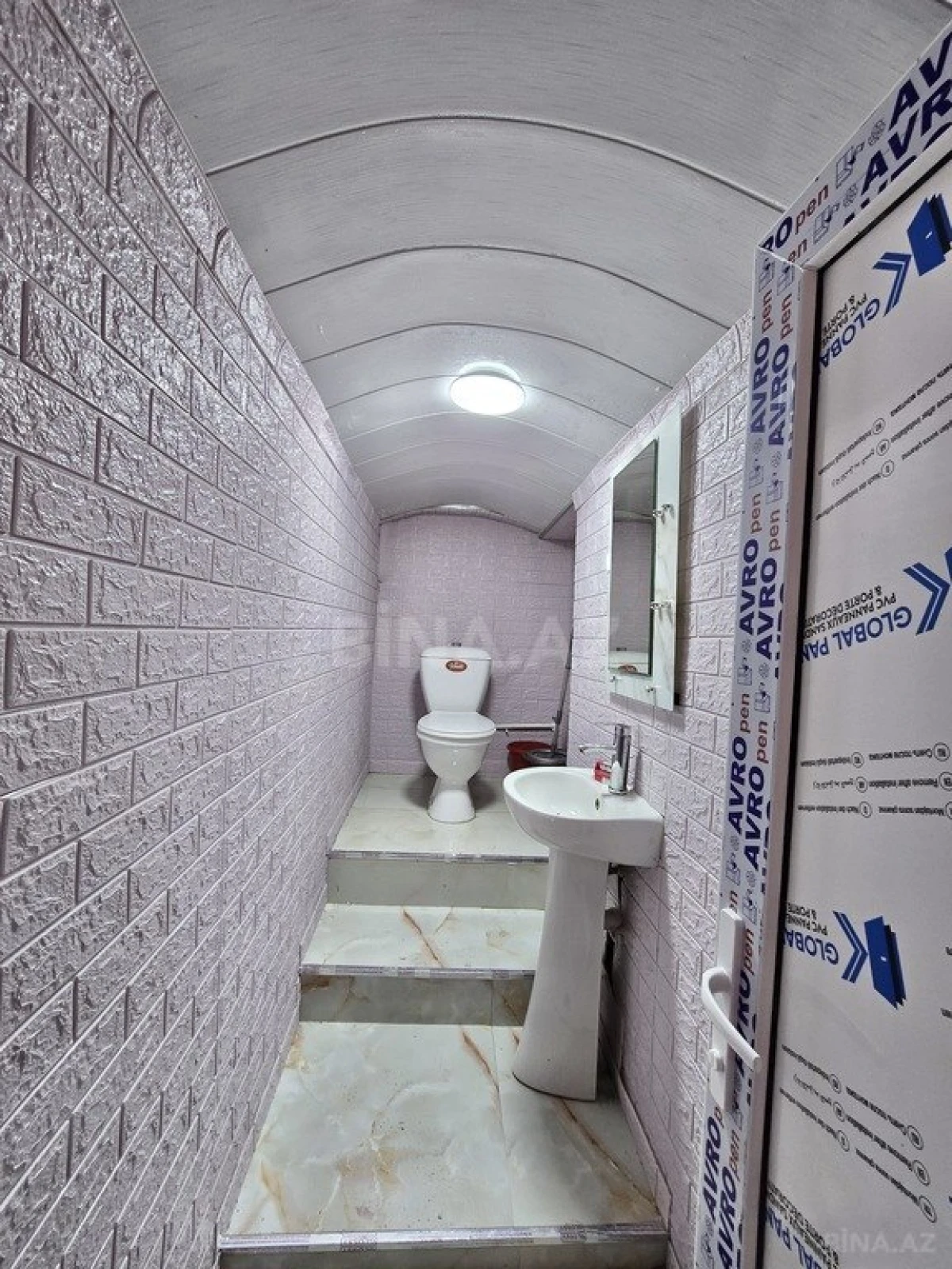 Satılır obyekt 100 m²