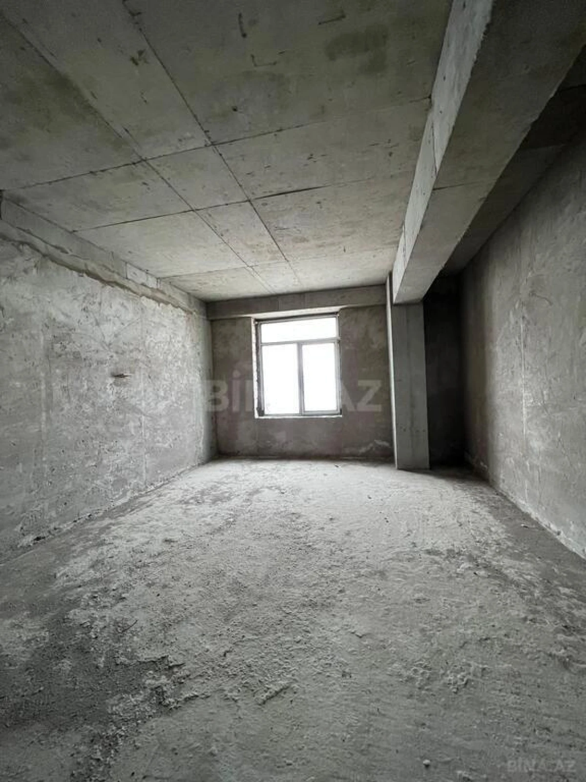 Satılır 3 otaqlı ofis 135 m²