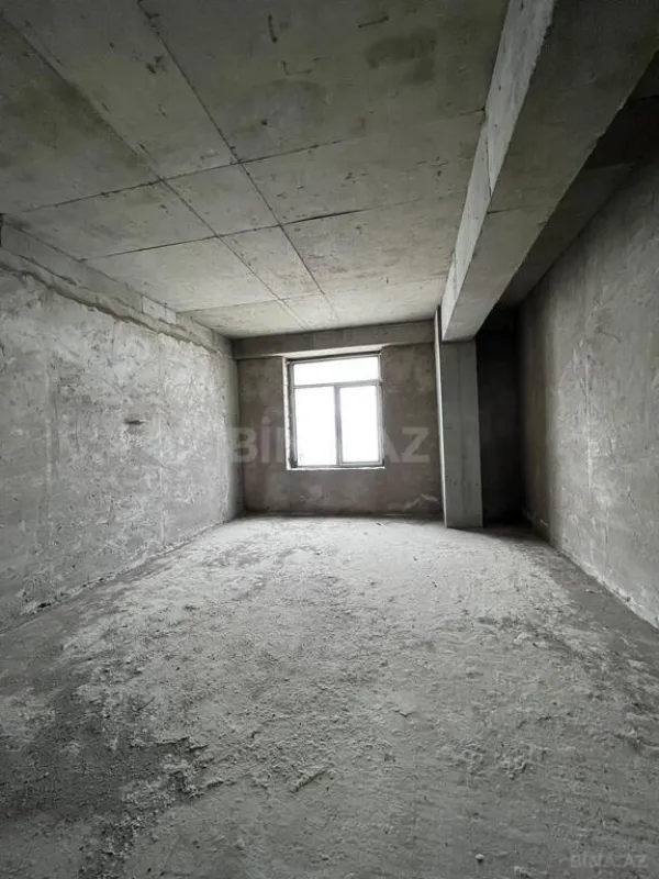 Satılır 3 otaqlı ofis 135 m²