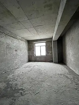 Satılır 3 otaqlı ofis 135 m²