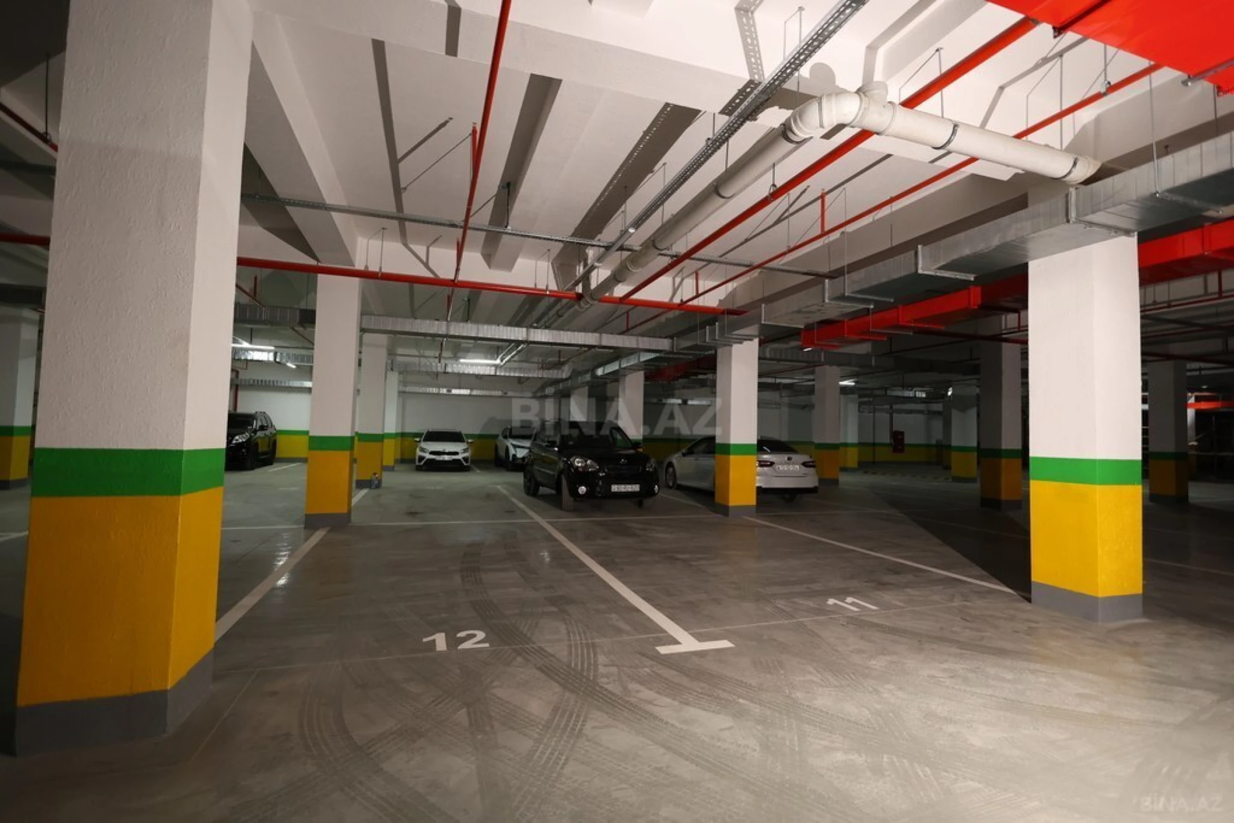 Satılır 5 otaqlı mənzil 267.5 m²