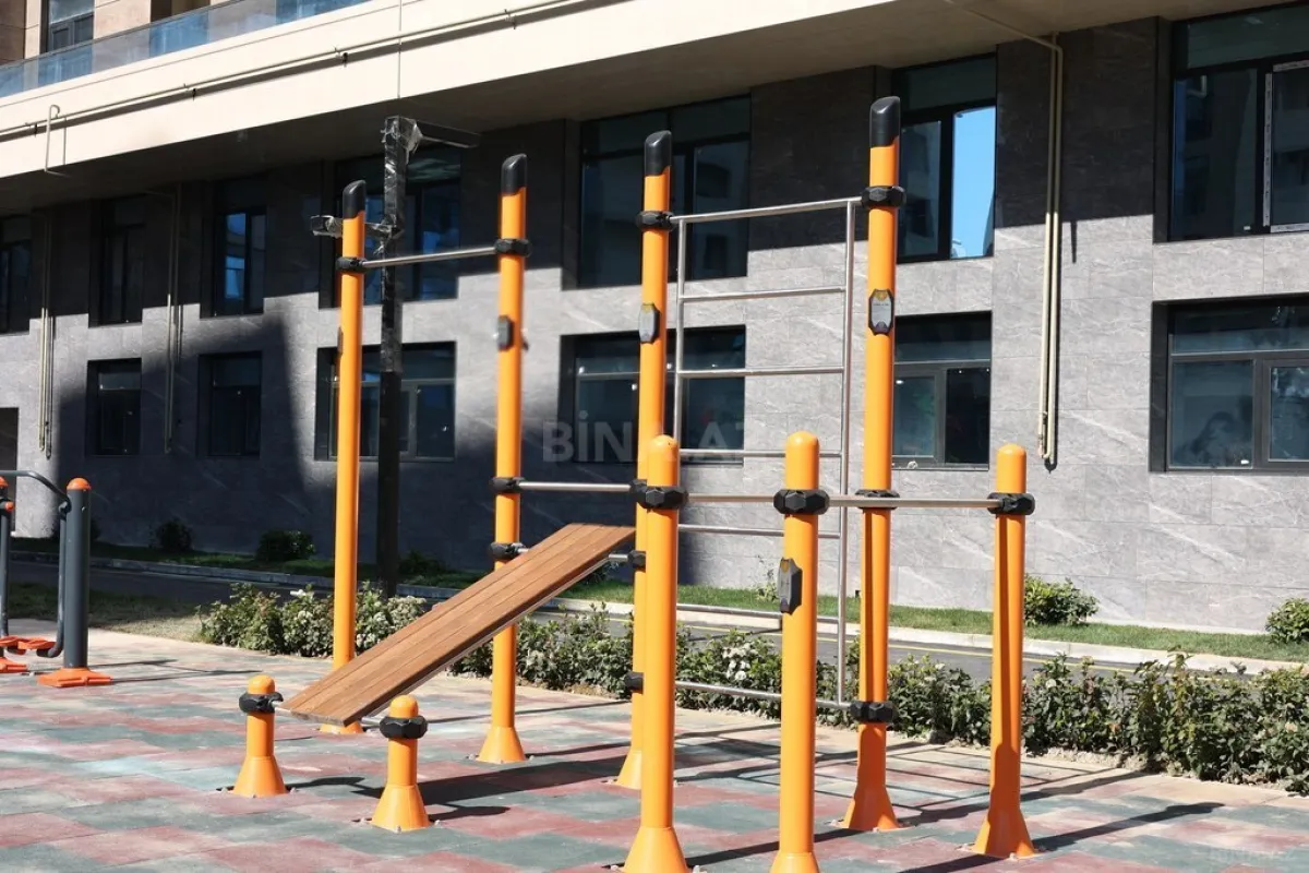 Satılır 5 otaqlı mənzil 267.5 m²