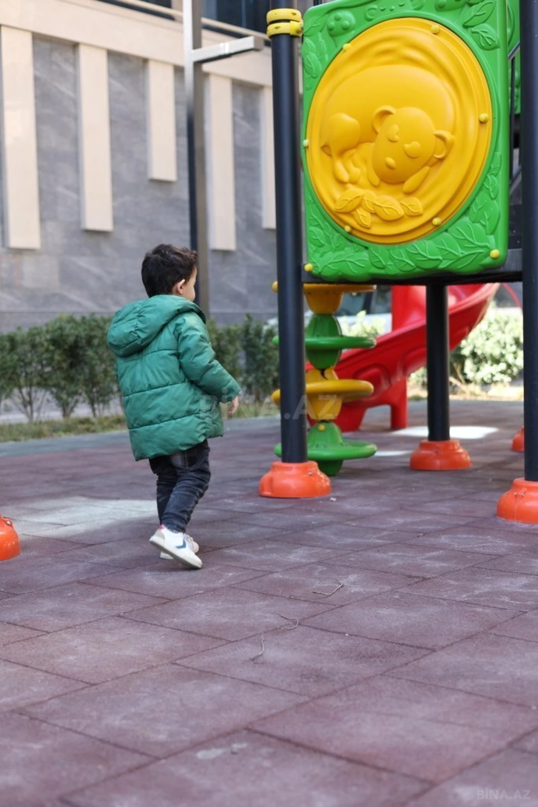 Satılır 5 otaqlı mənzil 267.5 m²